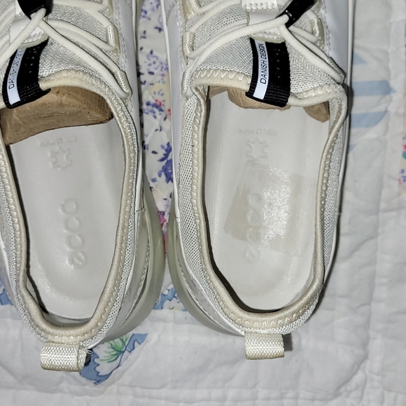 ECCO Soft 5 Toggle Slip On Sneakers Size 9 Women's - Picture 5 of 8